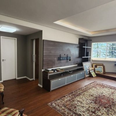 Apartamentos com 226m², 4 quartos, 1 suíte, 2 garagens, no bairro Agronômica em Florianópolis