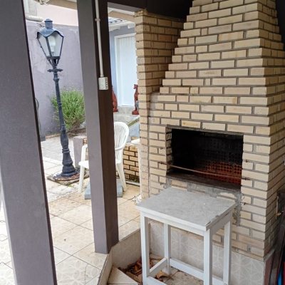 Casa em Condomínio com 220m², 4 quartos, 4 suítes, 3 garagens, no bairro Ingleses do Rio Vermelho em Florianópolis