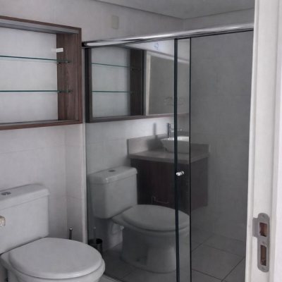 Apartamentos com 77m², 2 quartos, 1 suíte, 2 garagens, no bairro Itacorubi em Florianópolis
