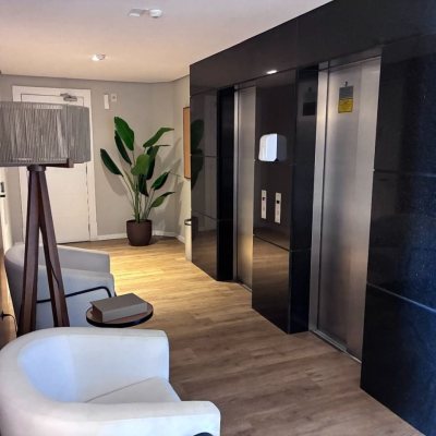 Apartamentos com 77m², 2 quartos, 1 suíte, 2 garagens, no bairro Itacorubi em Florianópolis