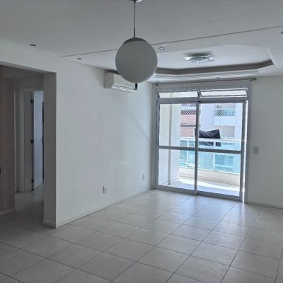 Apartamentos com 77m², 2 quartos, 1 suíte, 2 garagens, no bairro Itacorubi em Florianópolis