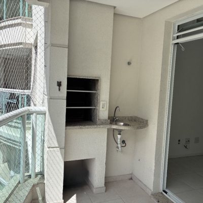 Apartamentos com 77m², 2 quartos, 1 suíte, 2 garagens, no bairro Itacorubi em Florianópolis