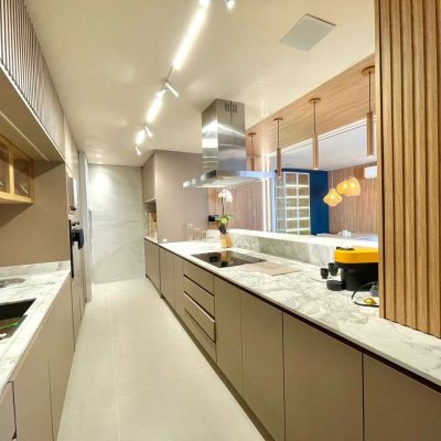 Apartamentos com 149m², 3 quartos (sendo 3 suítes), 2 garagens, no bairro Jurerê em Florianópolis