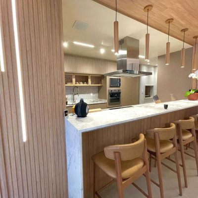 Apartamentos com 149m², 3 quartos (sendo 3 suítes), 2 garagens, no bairro Jurerê em Florianópolis