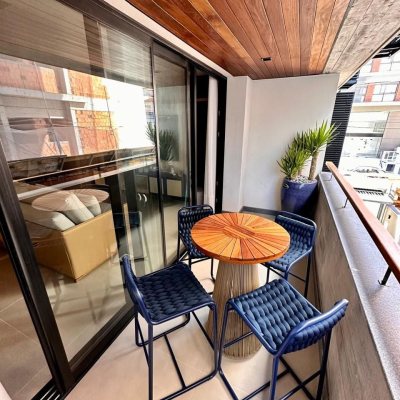 Apartamentos com 149m², 3 quartos (sendo 3 suítes), 2 garagens, no bairro Jurerê em Florianópolis