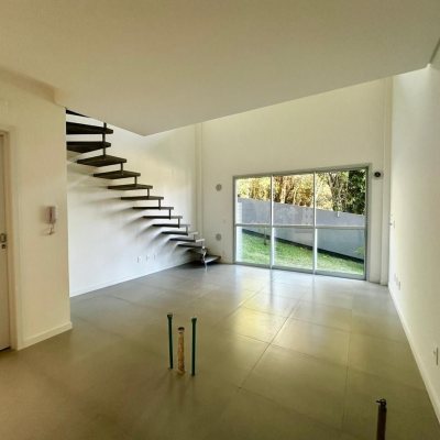 Loft com 43m², 1 suíte, 1 garagem, no bairro Ribeirão Da Ilha em Florianópolis