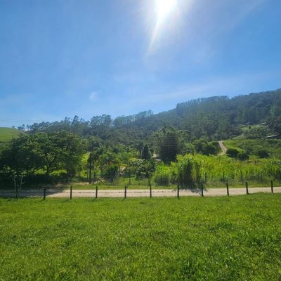 Chacara com 3699m², 2 quartos, no bairro Fazenda De Dentro em Biguaçu