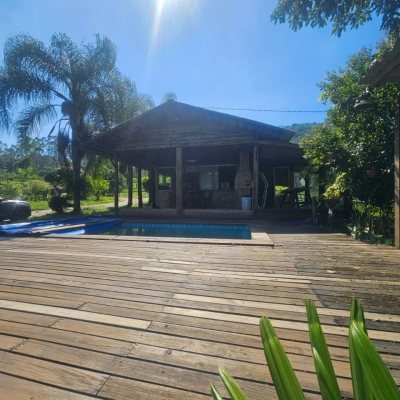 Chacara com 3699m², 2 quartos, no bairro Fazenda De Dentro em Biguaçu