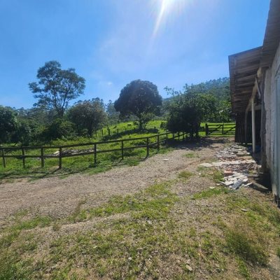 Chacara com 3699m², 2 quartos, no bairro Fazenda De Dentro em Biguaçu