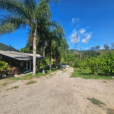 Chacara com 3699m², 2 quartos, no bairro Fazenda De Dentro em Biguaçu