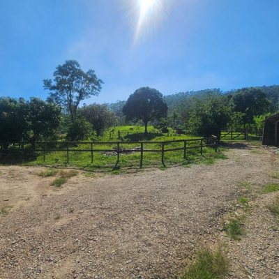 Chacara com 3699m², 2 quartos, no bairro Fazenda De Dentro em Biguaçu