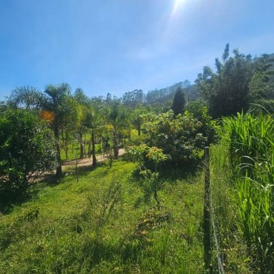 Chacara com 3699m², 2 quartos, no bairro Fazenda De Dentro em Biguaçu