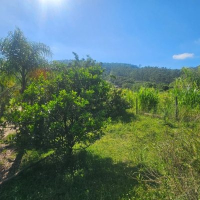 Chacara com 3699m², 2 quartos, no bairro Fazenda De Dentro em Biguaçu