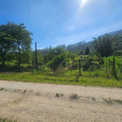 Chacara com 3699m², 2 quartos, no bairro Fazenda De Dentro em Biguaçu