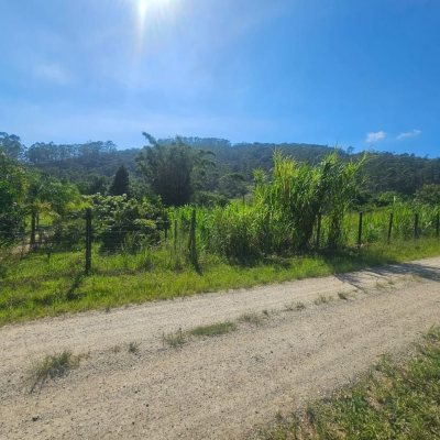 Chacara com 3699m², 2 quartos, no bairro Fazenda De Dentro em Biguaçu