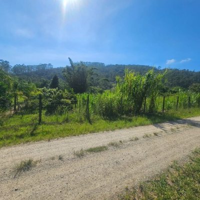 Chacara com 3699m², 2 quartos, no bairro Fazenda De Dentro em Biguaçu