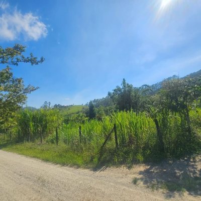 Chacara com 3699m², 2 quartos, no bairro Fazenda De Dentro em Biguaçu