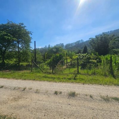 Chacara com 3699m², 2 quartos, no bairro Fazenda De Dentro em Biguaçu