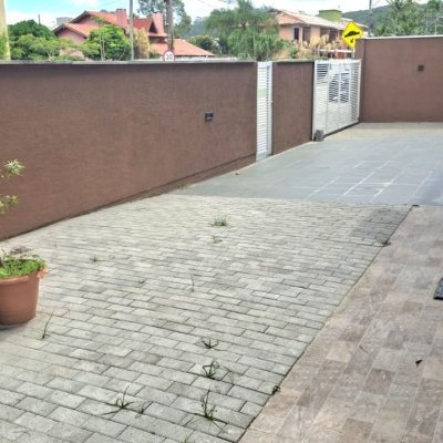 Casa Residencial com 257m², 6 quartos, 2 suítes, 2 garagens, no bairro Ingleses em Florianópolis