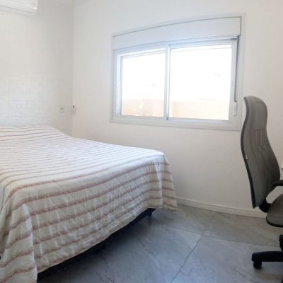 Casa Residencial com 257m², 6 quartos, 2 suítes, 2 garagens, no bairro Ingleses em Florianópolis