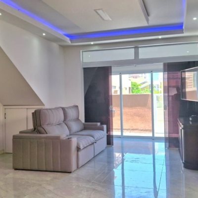 Casa Residencial com 257m², 6 quartos, 2 suítes, 2 garagens, no bairro Ingleses em Florianópolis