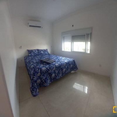 Casa Residencial com 257m², 6 quartos, 2 suítes, 2 garagens, no bairro Ingleses em Florianópolis