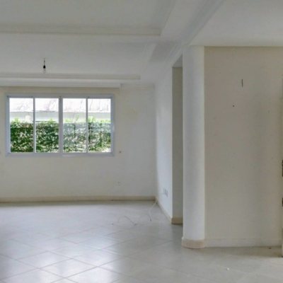 Casa Residencial com 286m², 3 quartos, 3 suítes, 2 garagens, no bairro Jurerê em Florianópolis