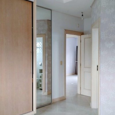 Casa Residencial com 286m², 3 quartos, 3 suítes, 2 garagens, no bairro Jurerê em Florianópolis