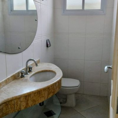 Casa Residencial com 286m², 3 quartos, 3 suítes, 2 garagens, no bairro Jurerê em Florianópolis