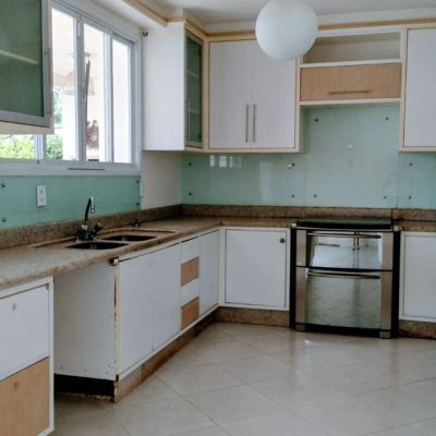 Casa Residencial com 286m², 3 quartos, 3 suítes, 2 garagens, no bairro Jurerê em Florianópolis