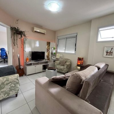 Cobertura com 116m², 3 quartos, 3 suítes, 2 garagens, no bairro Trindade em Florianópolis