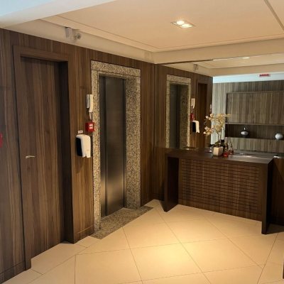 Cobertura com 116m², 3 quartos, 3 suítes, 2 garagens, no bairro Trindade em Florianópolis