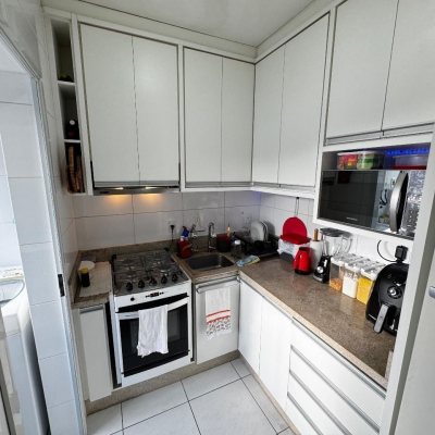 Cobertura com 116m², 3 quartos, 3 suítes, 2 garagens, no bairro Trindade em Florianópolis