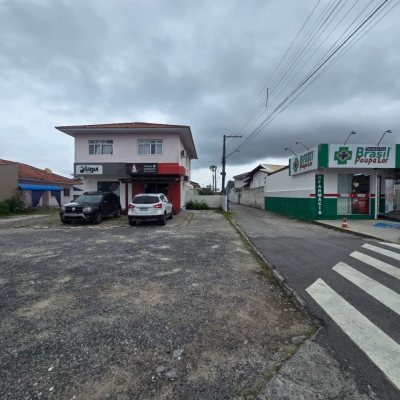 Terreno Comercial/Residencial com 1292m², no bairro Carianos em Florianópolis