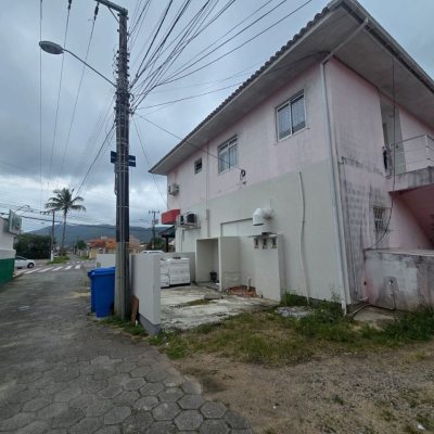 Terreno Comercial/Residencial com 1292m², no bairro Carianos em Florianópolis