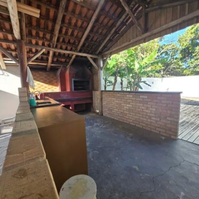 Casa Residencial com 107m², 4 quartos, 1 garagem, no bairro Ingleses do Rio Vermelho em Florianópolis