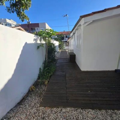 Casa Residencial com 107m², 4 quartos, 1 garagem, no bairro Ingleses do Rio Vermelho em Florianópolis