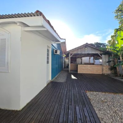 Casa Residencial com 107m², 4 quartos, 1 garagem, no bairro Ingleses do Rio Vermelho em Florianópolis