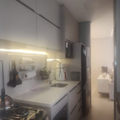 Apartamentos com 72m², 2 quartos, 1 suíte, 2 garagens, no bairro João Paulo em Florianópolis