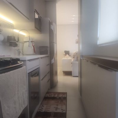 Apartamentos com 72m², 2 quartos, 1 suíte, 2 garagens, no bairro João Paulo em Florianópolis