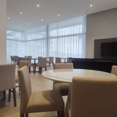 Apartamentos com 72m², 2 quartos, 1 suíte, 2 garagens, no bairro João Paulo em Florianópolis