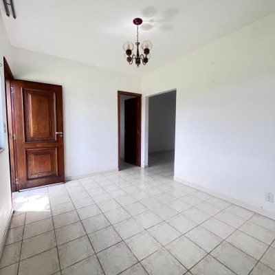 Casa Residencial com 107m², 3 quartos, 1 suíte, 1 garagem, no bairro Serraria em São José