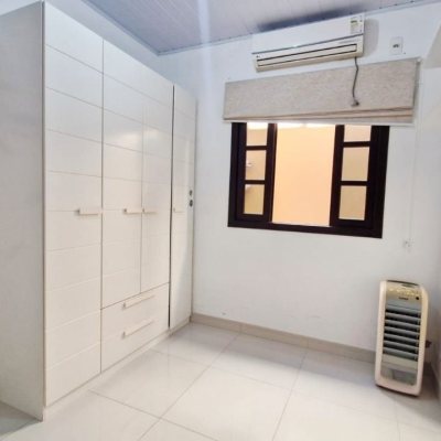 Casa Residencial com 90m², 3 quartos, 1 suíte, 2 garagens, no bairro São João Do Rio Vermelho em Florianópolis