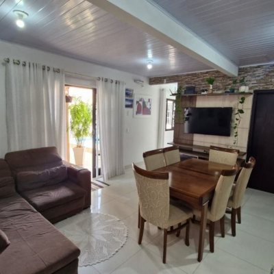 Casa Residencial com 90m², 3 quartos, 1 suíte, 2 garagens, no bairro São João Do Rio Vermelho em Florianópolis