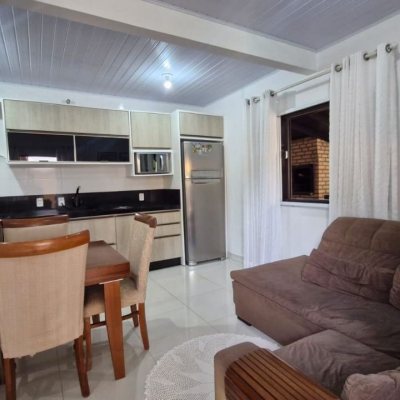 Casa Residencial com 90m², 3 quartos, 1 suíte, 2 garagens, no bairro São João Do Rio Vermelho em Florianópolis