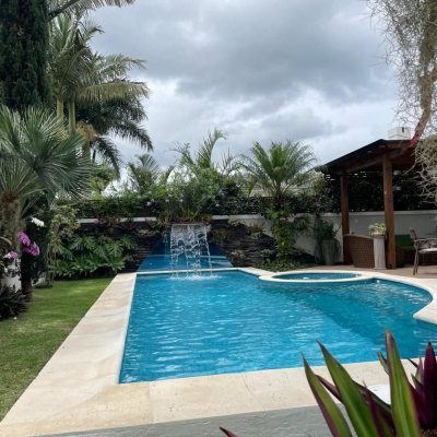 Casa Residencial com 416m², 5 quartos (sendo 5 suítes), 6 garagens, no bairro Jurerê Internacional em Florianópolis