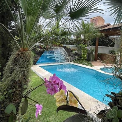 Casa Residencial com 416m², 5 quartos (sendo 5 suítes), 6 garagens, no bairro Jurerê Internacional em Florianópolis