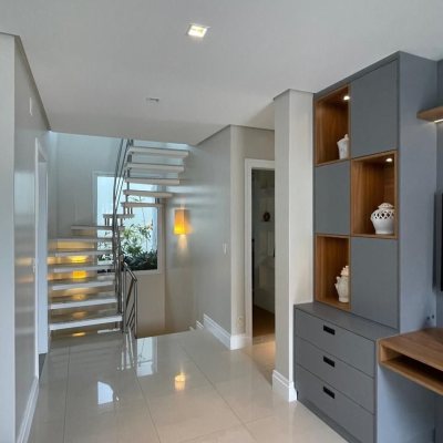 Casa Residencial com 416m², 5 quartos (sendo 5 suítes), 6 garagens, no bairro Jurerê Internacional em Florianópolis