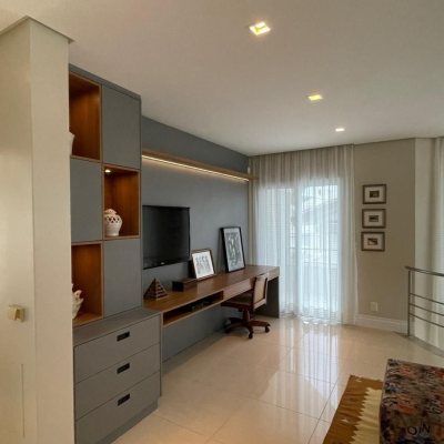 Casa Residencial com 416m², 5 quartos (sendo 5 suítes), 6 garagens, no bairro Jurerê Internacional em Florianópolis