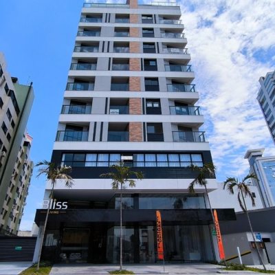 Apartamentos com 72m², 2 quartos, 2 suítes, 2 garagens, no bairro Balneário em Florianópolis